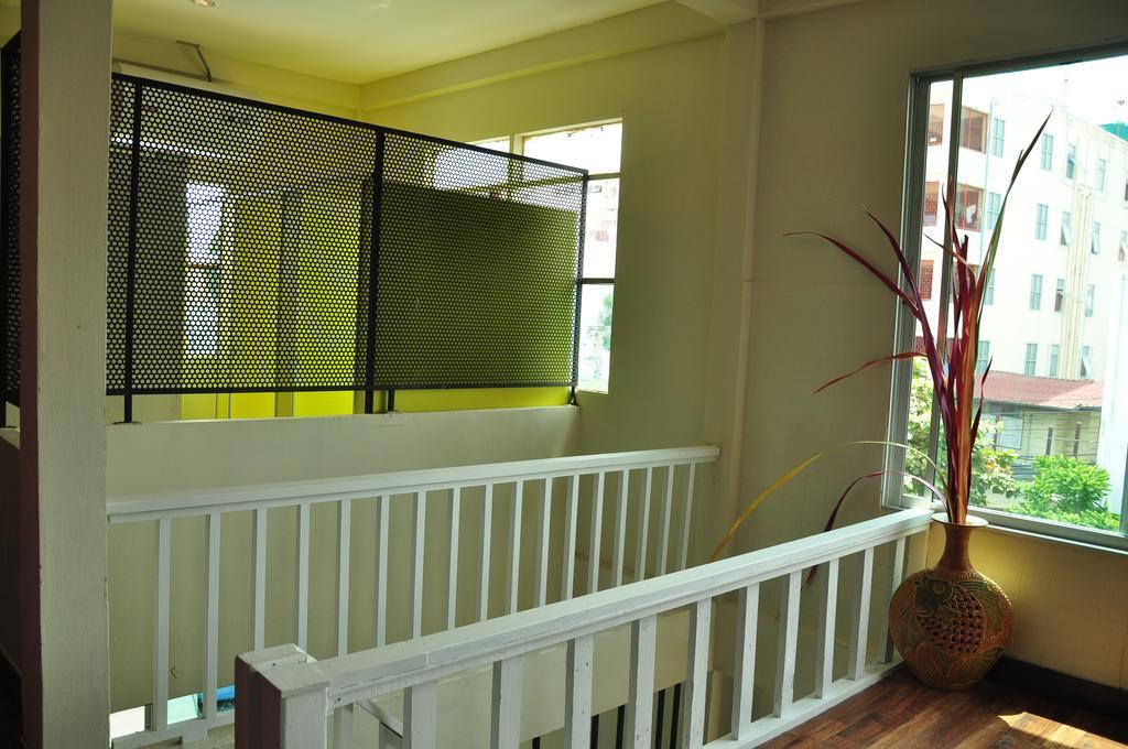 Sabye Club Hostel Bangkok Exterior photo